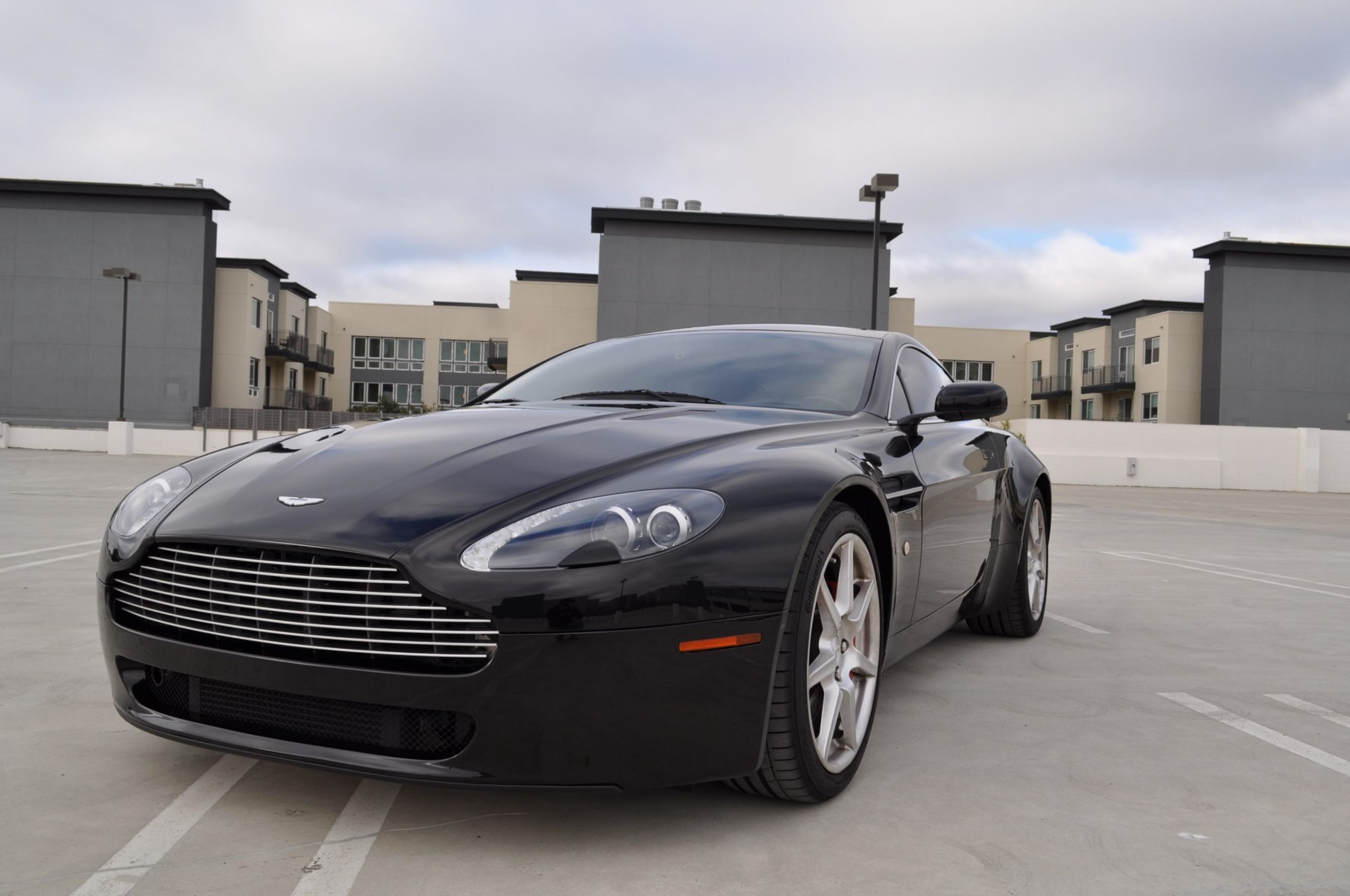 House Indication 2006 Aston Martin V8 Vantage 6-Speed – Ross Rides Auto